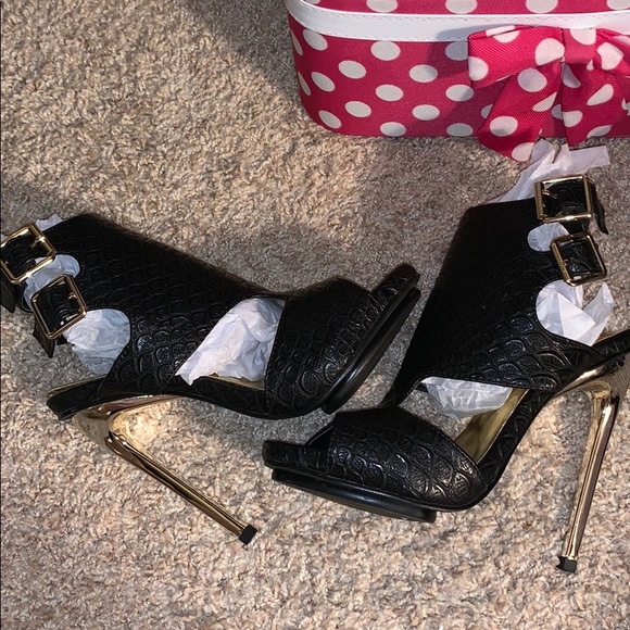 Heels - Picture 2 of 6